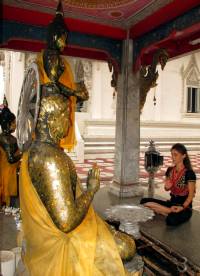 in meditation (Wat Hua Lampong - Thailand)